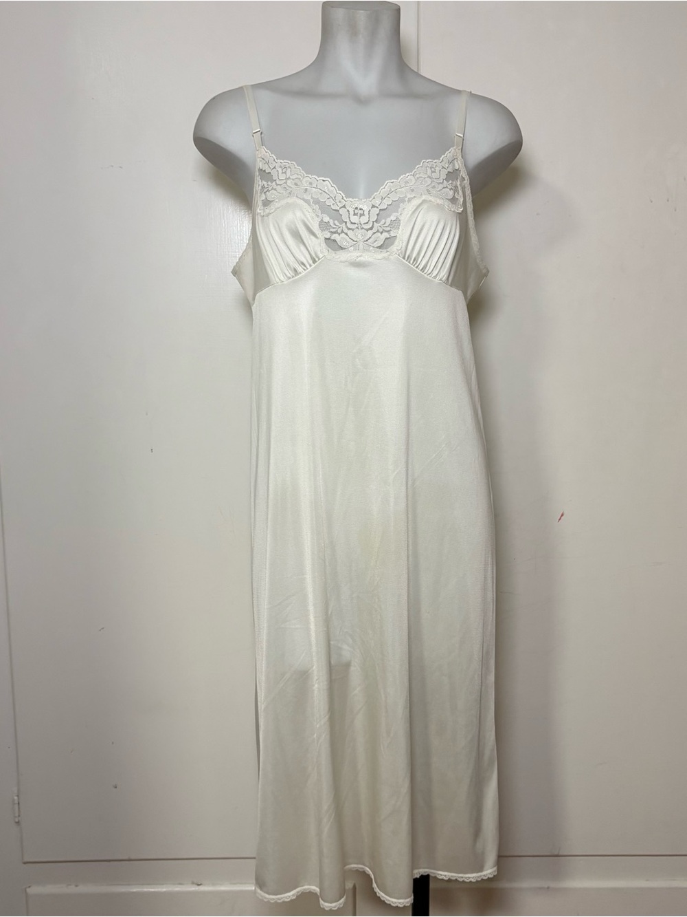 Vintage 90s Vassarette White Nylon Midi Slip Size 44